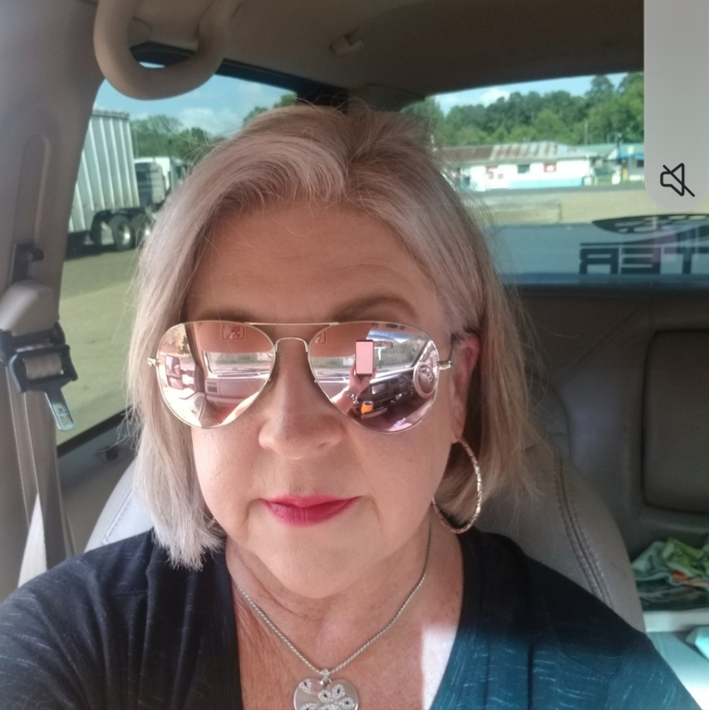 Meet your Posher, Kimberly